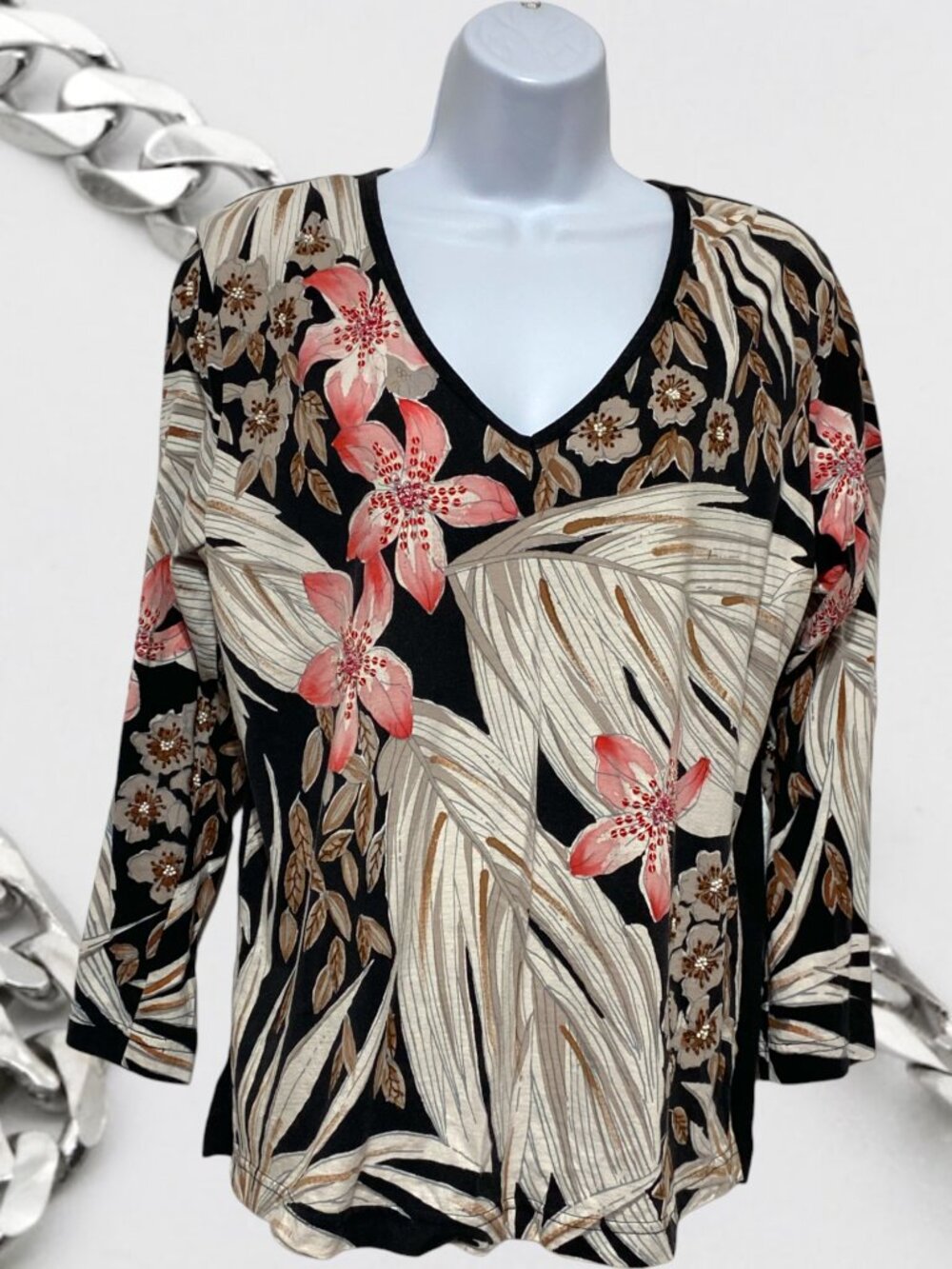 LA Blend-Women's Large Pullover Top V-Neckline Beads & Sequins Floral-Cotton